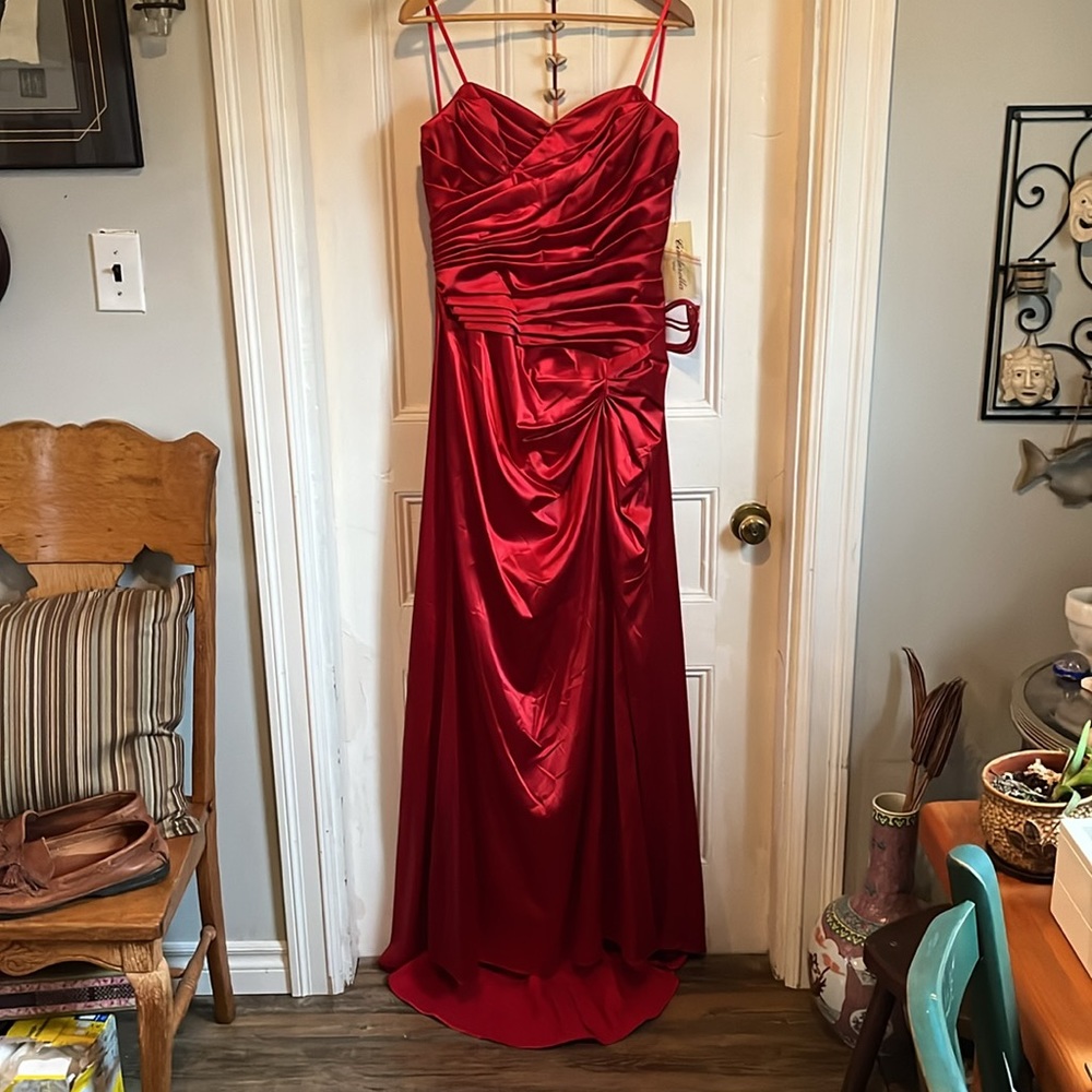 Beautiful red Floor length formal gown.